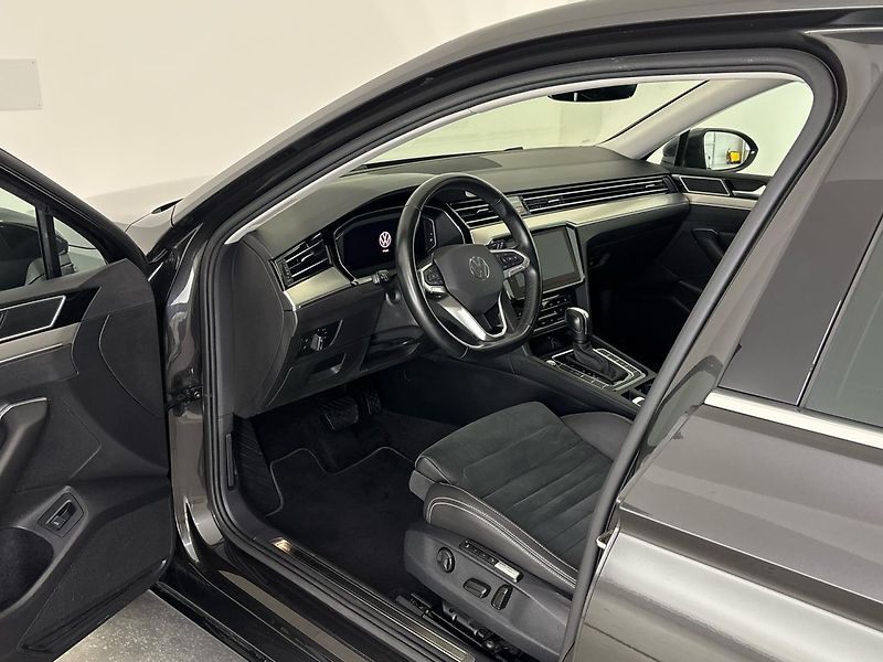 Volkswagen Passat Elegance DSG - fotka 6 z 30