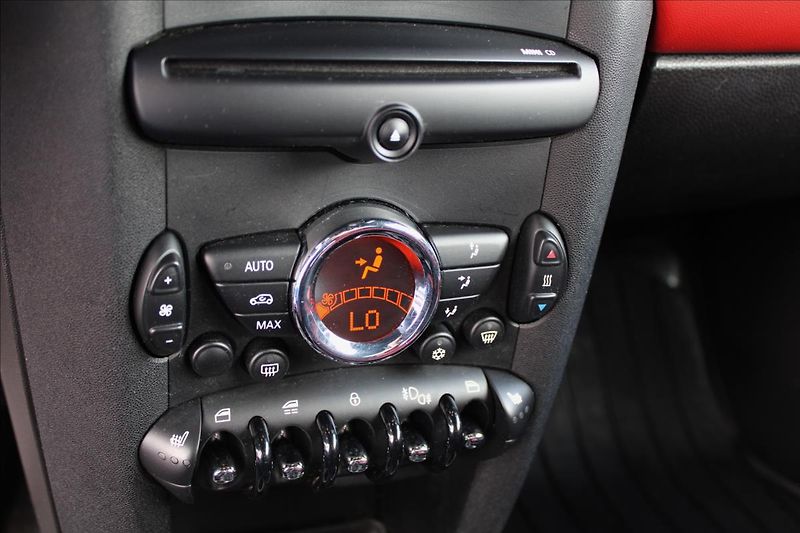 Mini Cooper 1,6 Cabrio 4.MÍSTA, 74 tis. km - fotka 23 z 41