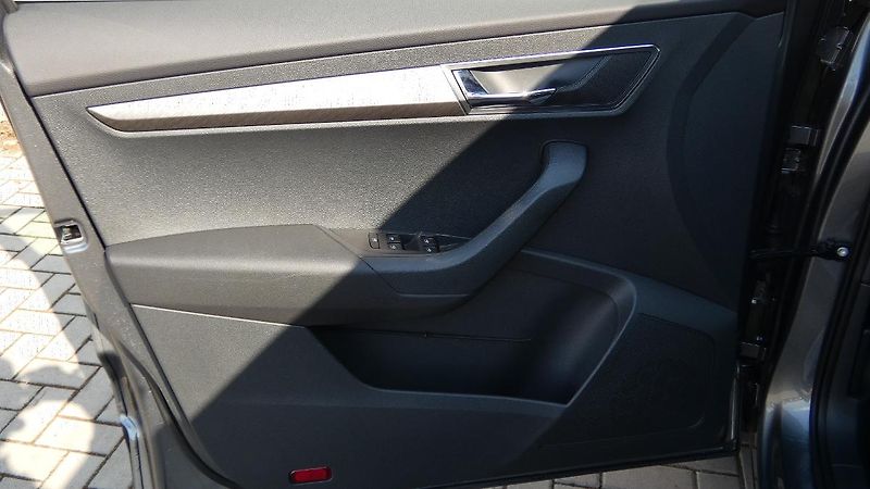 Škoda Karoq 1,5 TSI DSG Style - fotka 8 z 22