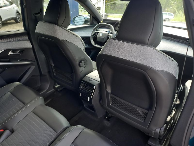 Peugeot 5008 (2026) GT Summer blue 145k e-DCS6 - fotka 10 z 39