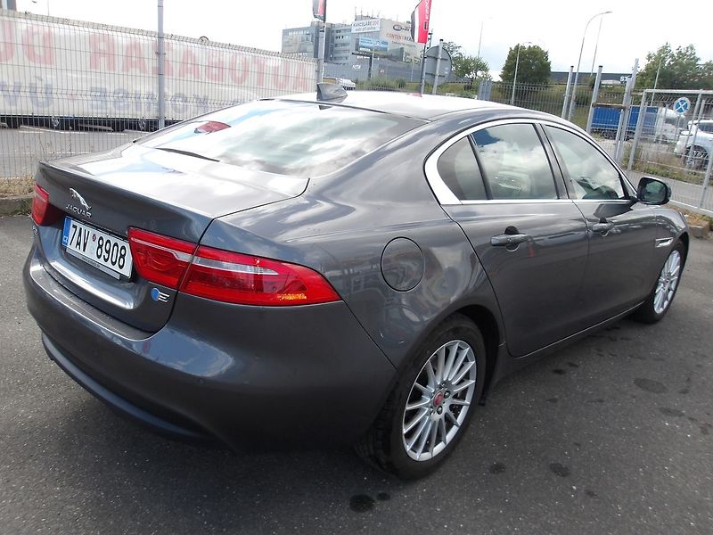 Jaguar XE 2,0D 120kW NAJ:133000km !!! - fotka 8 z 34