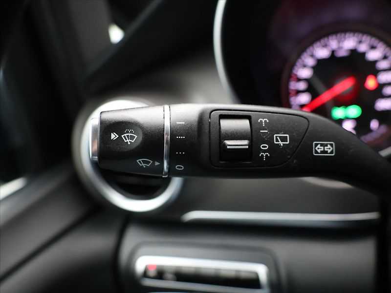Mercedes-Benz Třídy V 2,1 220d 120kW Bluetec 8-míst - fotka 20 z 35