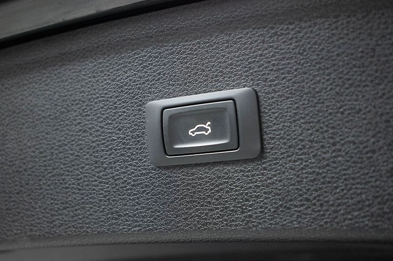 Audi Q5 40 TDI S-LINE* REZERVACE - fotka 35 z 38