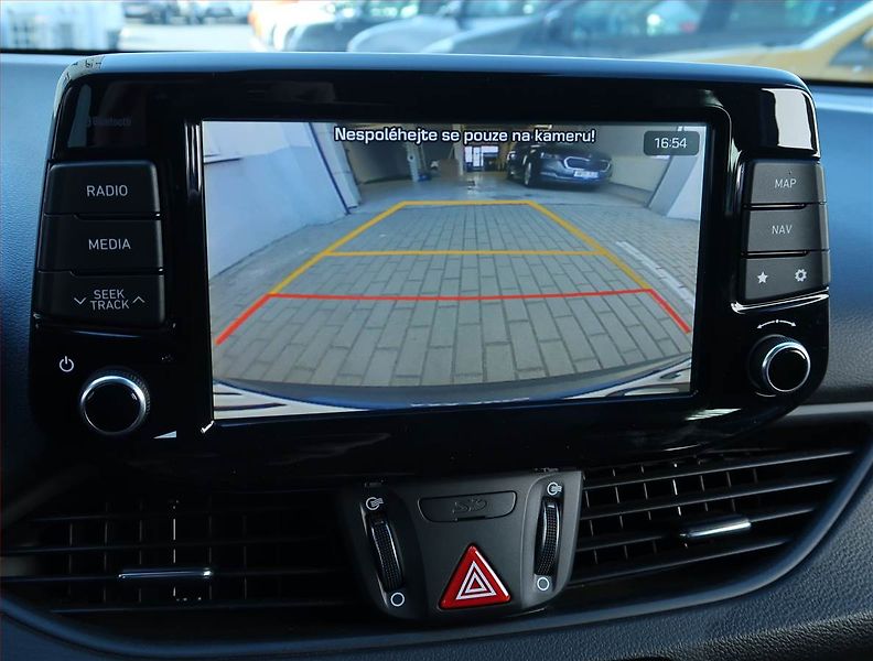Hyundai i30 (2019) Style 1.4 T-GDI, Serv.kniha - fotka 18 z 19