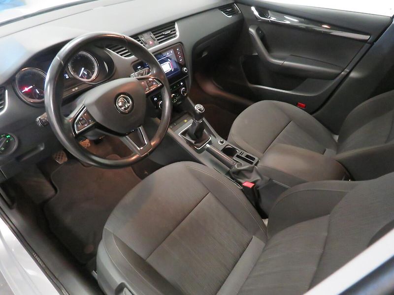 Škoda Octavia - fotka 14 z 26