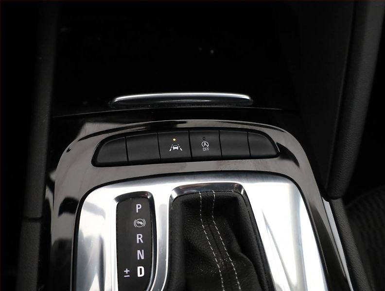Opel Insignia (2018) 2.0 BiTurbo CDTI, 4X4 - fotka 13 z 20
