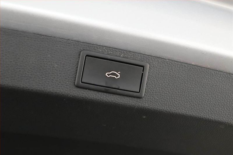 Škoda Karoq (2022) Scout 2.0 TDI - fotka 16 z 19