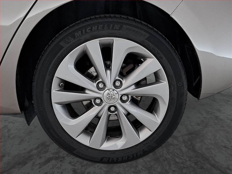 Toyota Auris (2014) Hybrid, Automat, Navi - fotka 14 z 22
