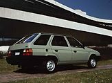Škoda Forman před dnes již neexistujícím hotelem Praha