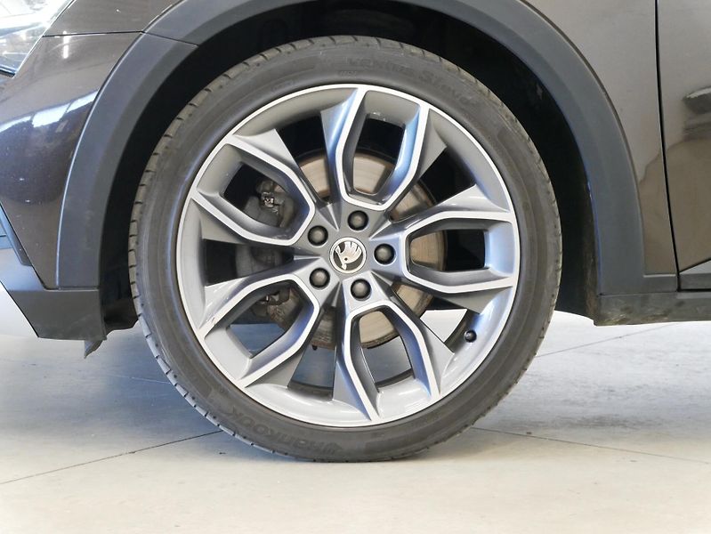 Škoda Superb - fotka 10 z 26