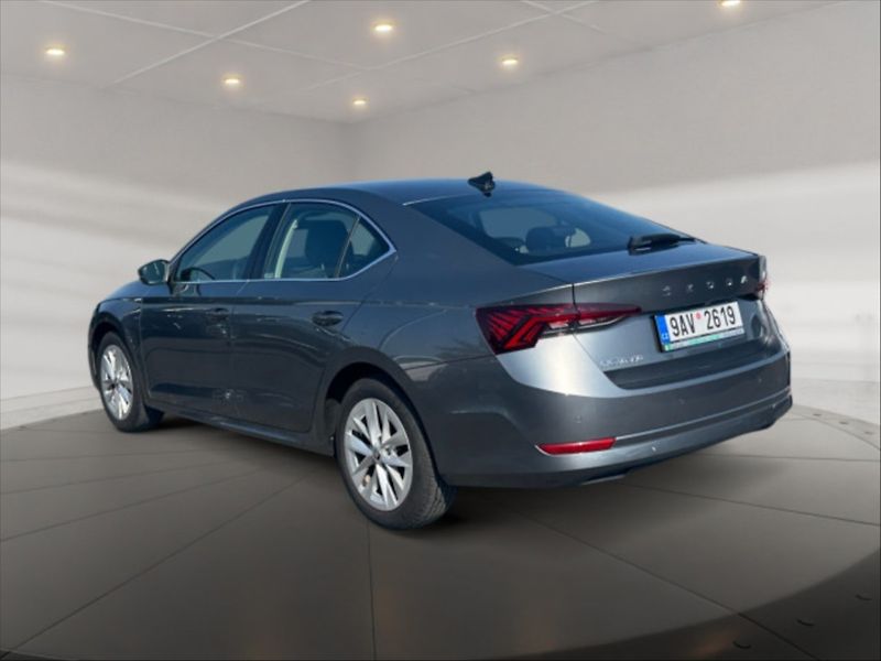Škoda Octavia 2,0 TDI 85 Ambition DSG - fotka 2 z 10