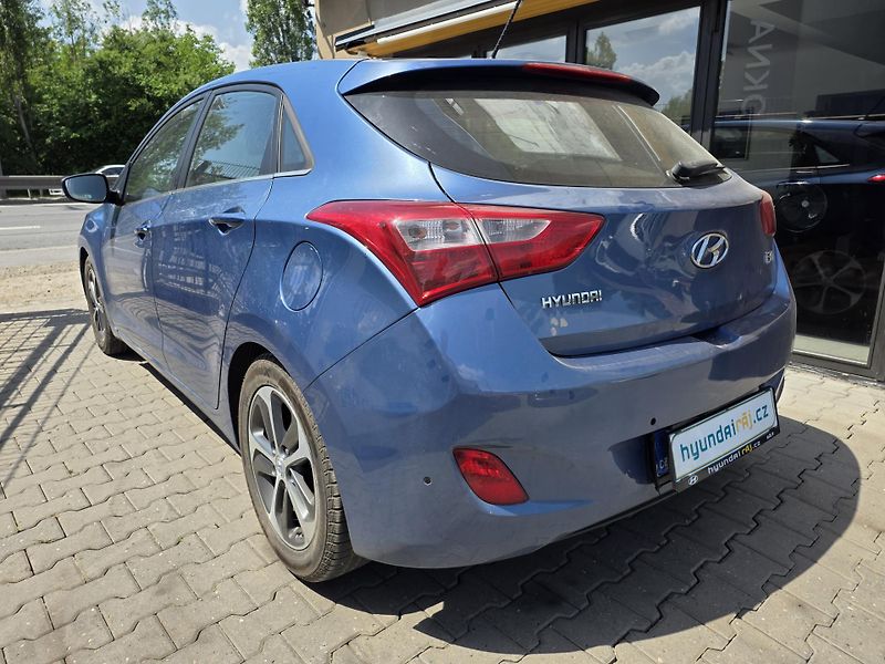 Hyundai i30 1.6-spotřeba cca 5l/100km - fotka 7 z 11