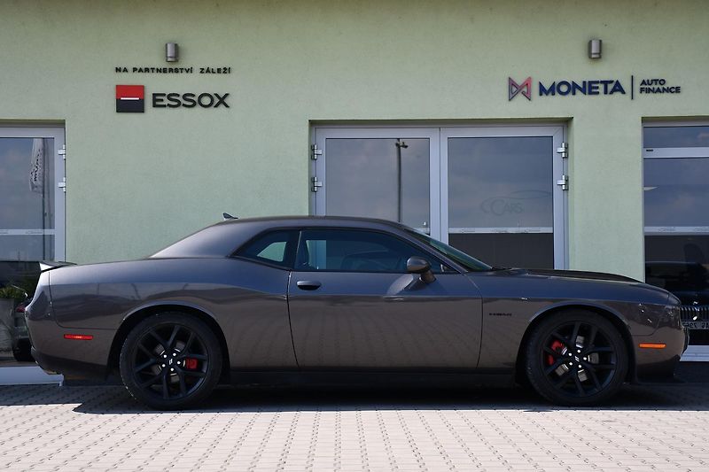 Dodge Challenger 5.7 V8 HEMI - fotka 6 z 41