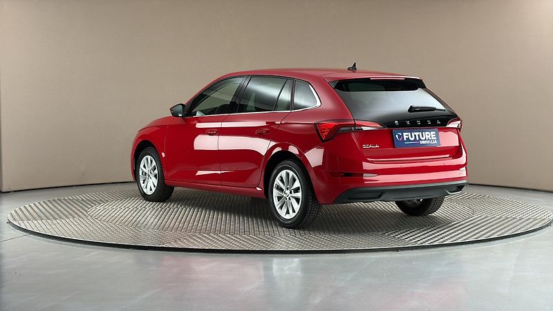 Škoda Scala 1.0 TSI DSG Style - fotka 2 z 25