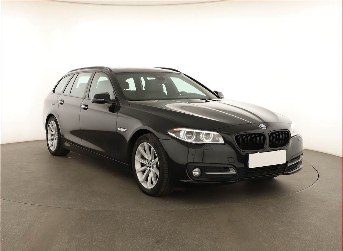 BMW Řada 5 Individual 530d xDrive, 4X4