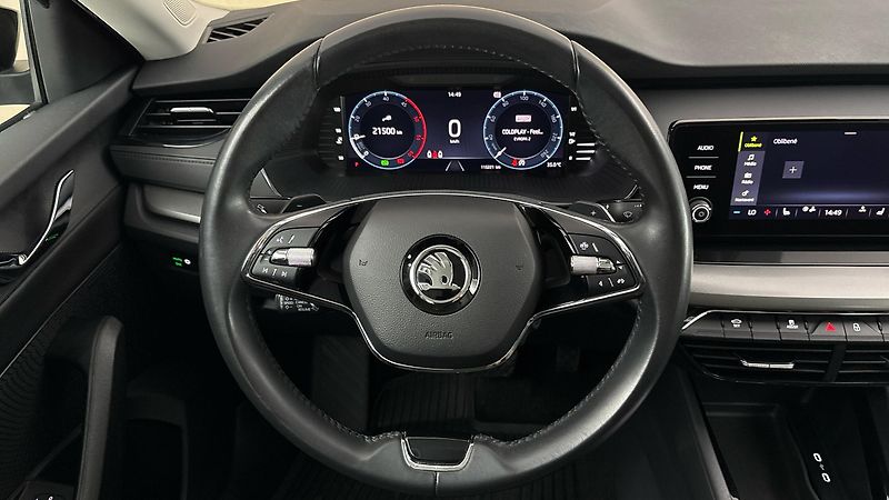 Škoda Octavia 2.0 TDI DSG Ambition Combi - fotka 9 z 23