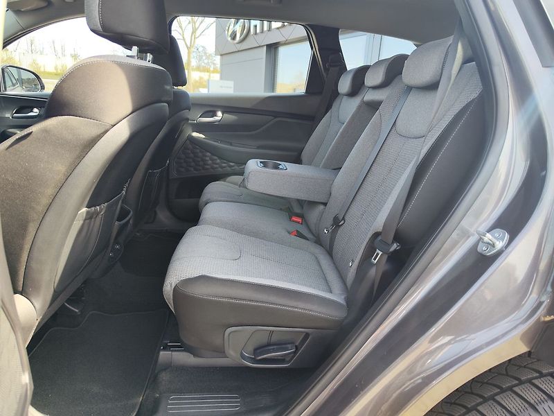 Hyundai Santa Fe 2.2 CRDi/142kW Comfort DCT - fotka 11 z 29