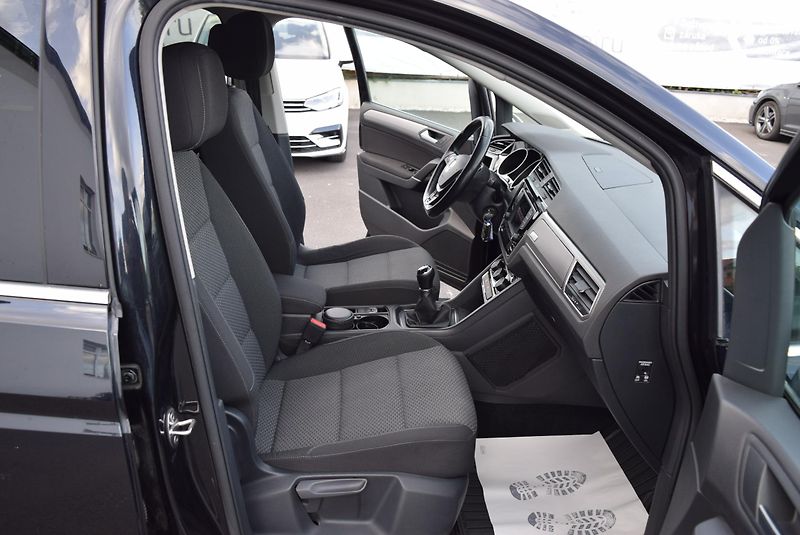 Volkswagen Touran (2016) 1.4TSI 110kw CLBMT 7MÍST TAŽN - fotka 34 z 50