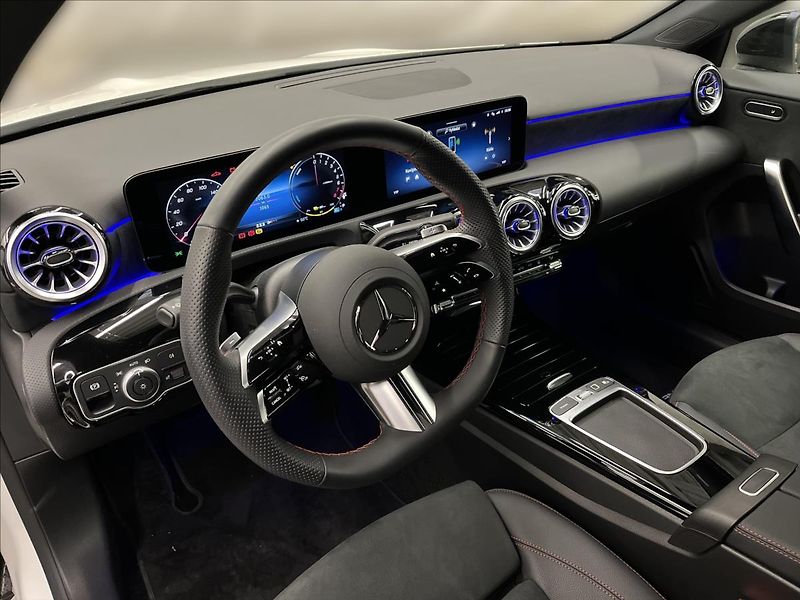 Mercedes-Benz Třídy A 250e s hybridní technologií EQ - fotka 9 z 22