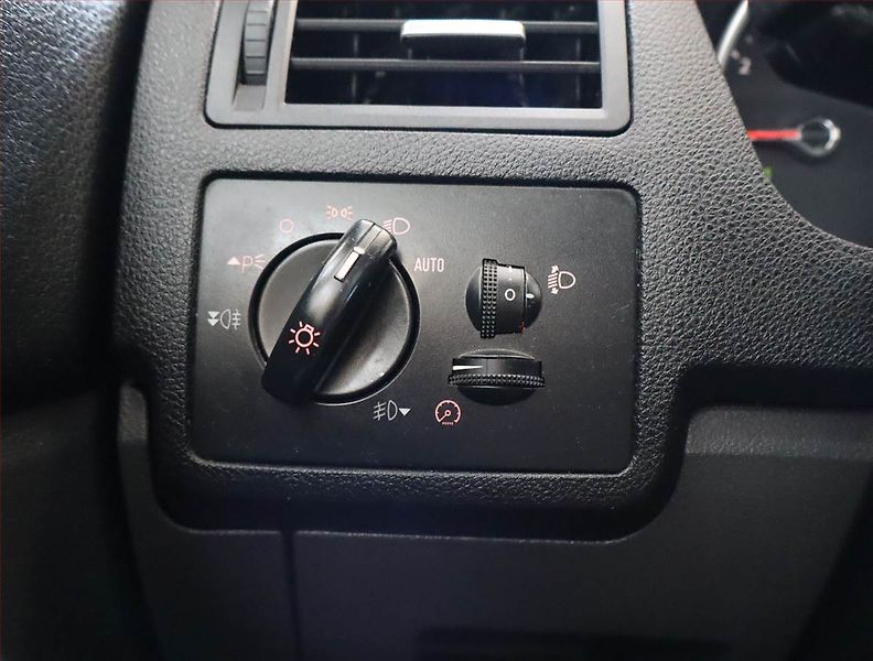 Ford C-MAX (2010) Ghia 1.6 TDCi, nová STK - fotka 17 z 18