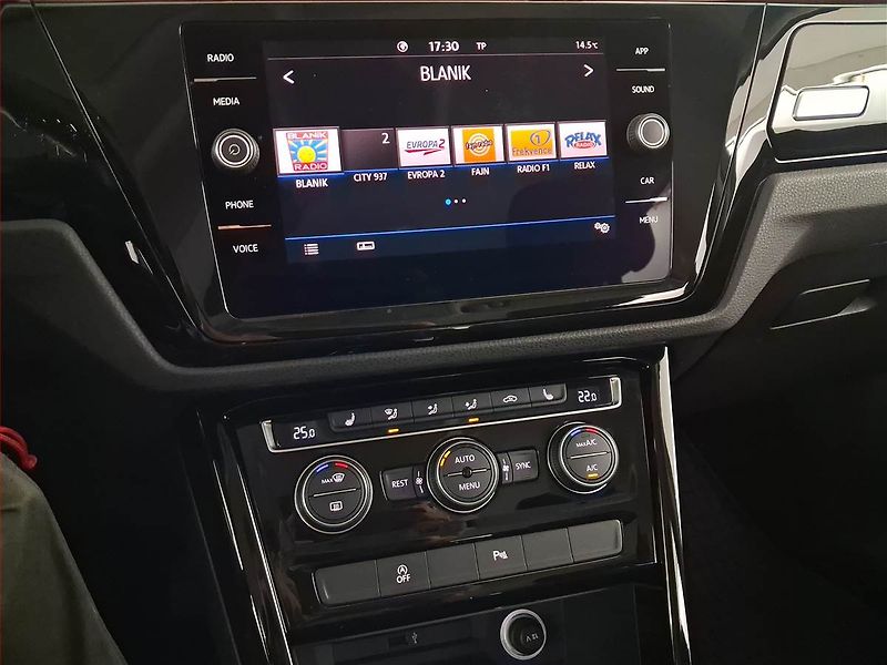 Volkswagen Touran (2019) 1.5 TSI - fotka 12 z 18
