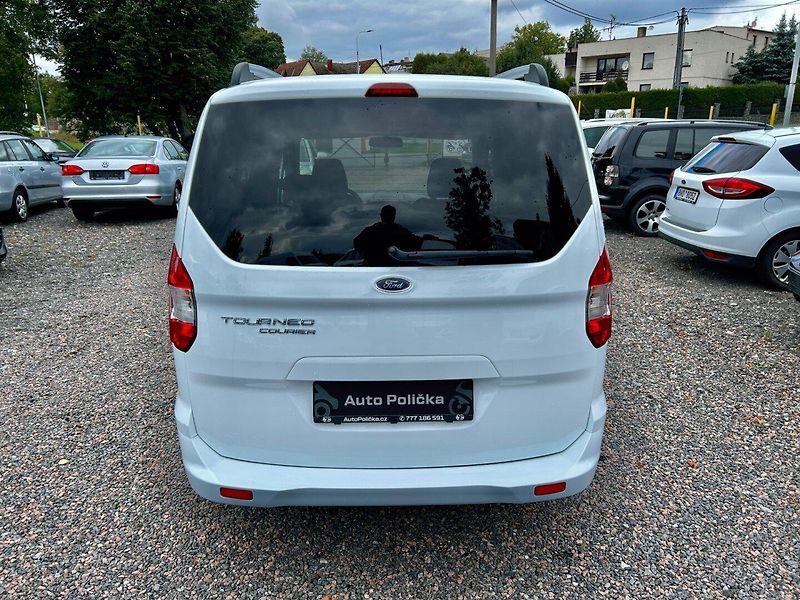 Ford Tourneo Courier (2021) 1.5d 73 kW CZ,DPH - fotka 6 z 18