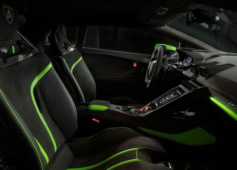 Lamborghini Huracán Tecnica při odhalení v Praze