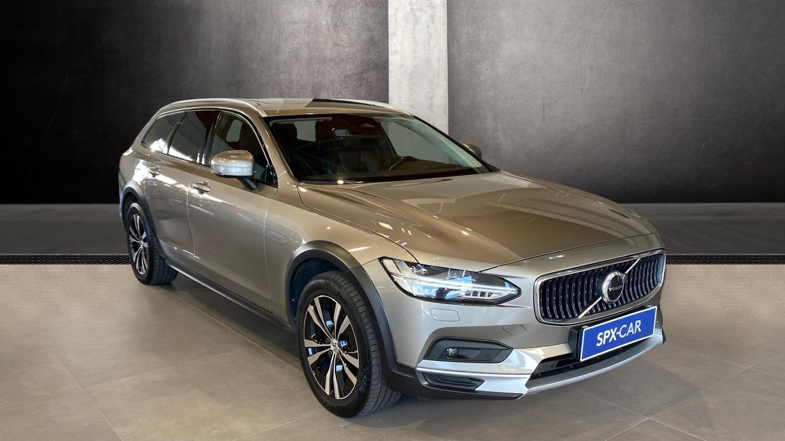 Volvo V90 Cross Country Pro, B4 AWD, 145