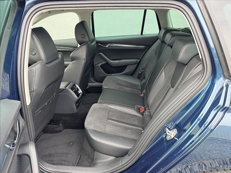 Škoda Octavia 2,0 TDI DSG STYLE+ DPH 1maj ČR - fotka 20 z 50
