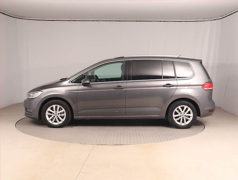 Volkswagen Touran (2018) Highline 1.8 TSI, Automat - fotka 3 z 18