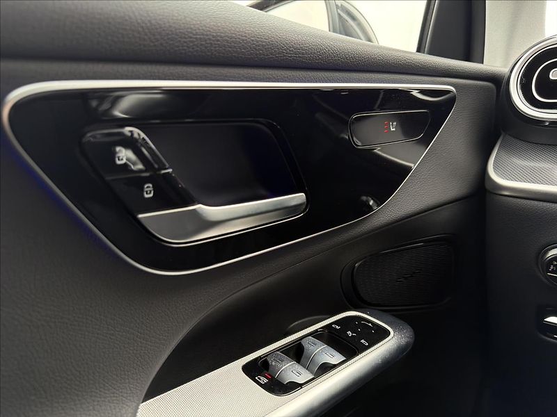 Mercedes-Benz GLC 300e 4M Avantgarde - fotka 17 z 29