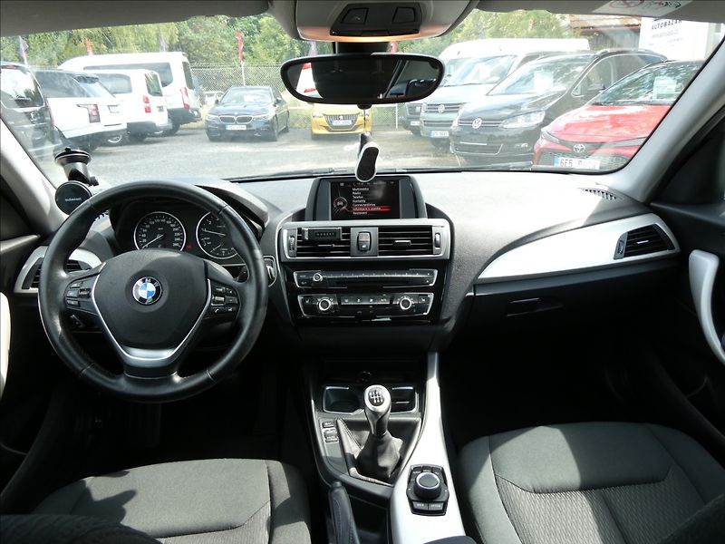 BMW Řada 1 1,5 116i 80kW koupeno v ČR - fotka 27 z 39
