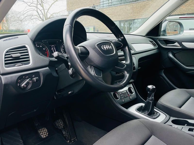 Audi Q3 1.4TFSI MAN SERVISKA TAŽNÉ - fotka 24 z 39
