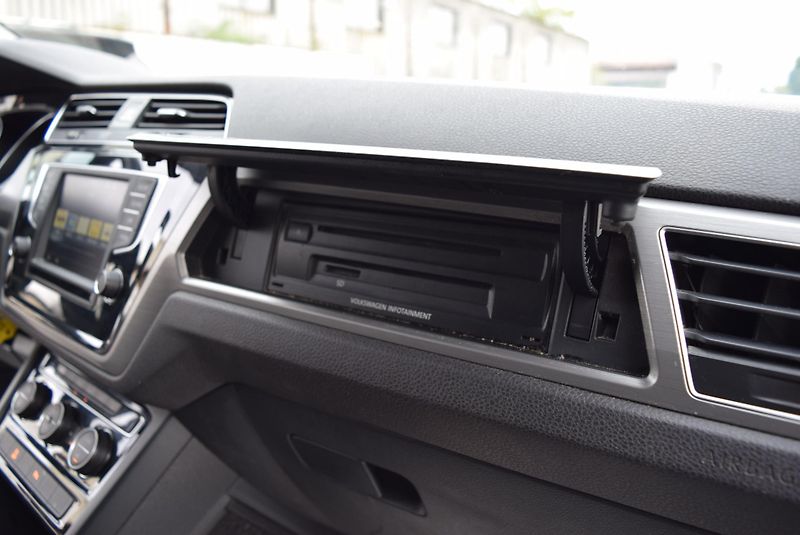 Volkswagen Touran (2017) 1.2TSI 81kw CLBMT 7MÍST TAŽNÉ - fotka 35 z 45
