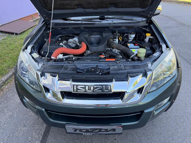 Isuzu D-Max 2,5 TD TwinTurbo  4WD automat - fotka 19 z 19