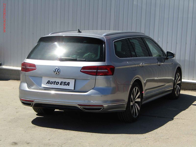 Volkswagen Passat (2018) 2.0 TDi 4x4, ČR, DSG, STK7/28 - fotka 4 z 21