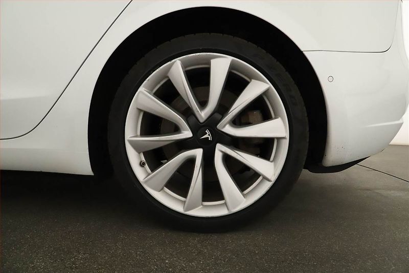 Tesla Model 3 (2019) Long Range 4WD 78kWh, SoH 82% - fotka 20 z 20