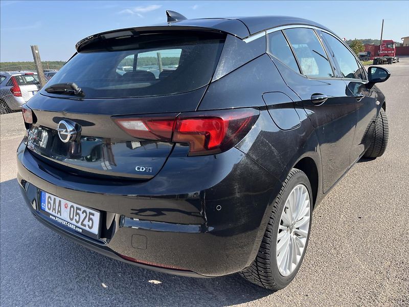 Opel Astra 1,6 CDTi + KLIMA NAVI SERVIS - fotka 41 z 42