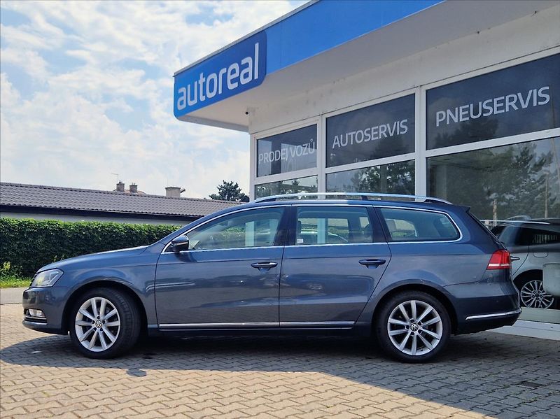 Volkswagen Passat 2,0 TDi 4MOTION KŮŽE KAMERA - fotka 2 z 37