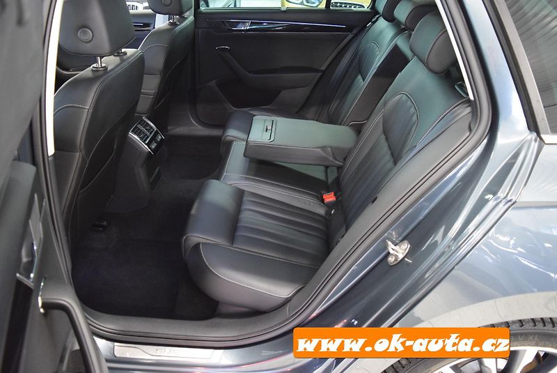 Škoda Superb 1.4 TSI iV LAURIN & KLEMENT  - fotka 17 z 77