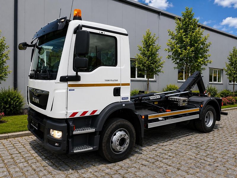 MAN TGM 15.290 + NOSIČ KONTEJNERU 10T  - fotka 2 z 21