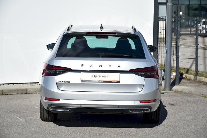 Škoda Superb (2023) Combi Sportline 1.5 TSI 110kW - fotka 10 z 35