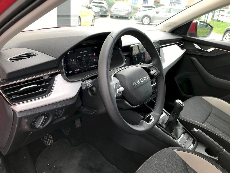 Škoda Scala (2025) SELEC TSI 85/1.0 M6F - fotka 19 z 28