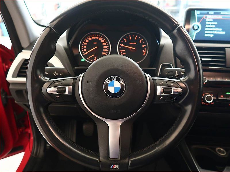 BMW Řada 1 (2014) 114i, Tempomat, Park. senzory - fotka 15 z 16