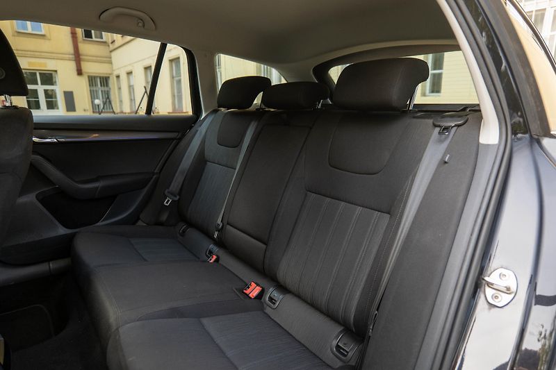 Škoda Octavia 1.4 TSI 110 kW DSG Tažné CarPl - fotka 16 z 34