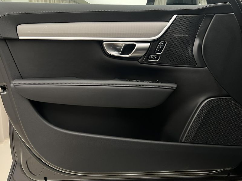 Volvo V90 CC B4 AWD BRIGHT PLUS AUT CZ - fotka 7 z 45