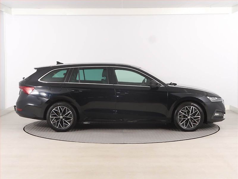 Škoda Octavia (2020) Style 2.0 TDI, Automat, Kůže - fotka 6 z 12