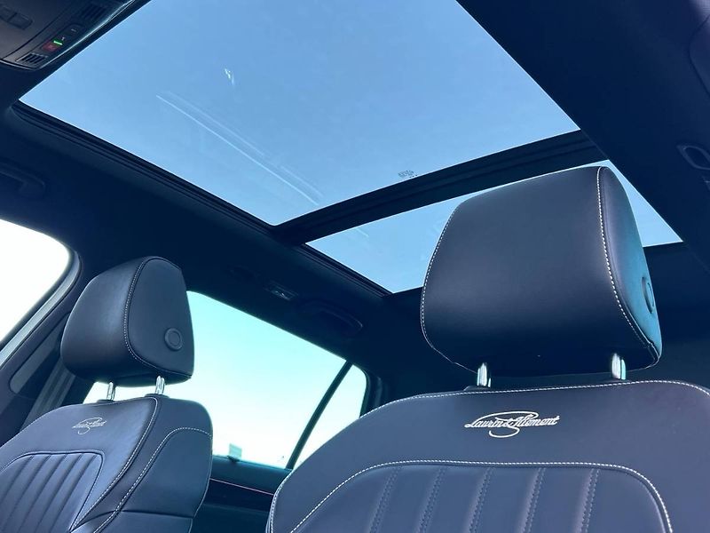 Škoda Superb (2021) kombi 2.0 TDI 7DSG 4x4 Laurin - fotka 21 z 35