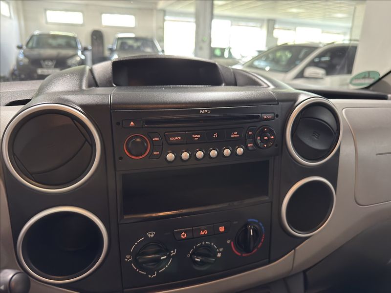Citroën Berlingo 1,6   i MULTISPACE WEBASTO - fotka 11 z 29
