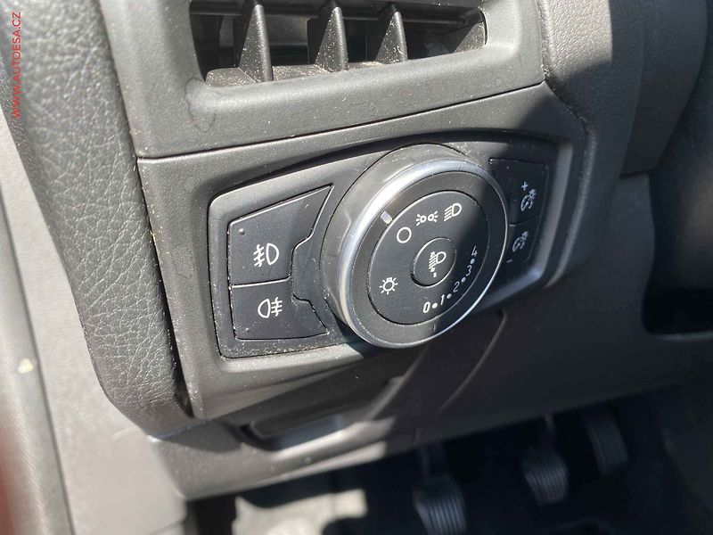 Ford Focus (2016) 1.5 TDCi, ČR, Titanium - fotka 15 z 18
